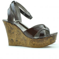 Sandalias de mujer 5017 charol burdeos