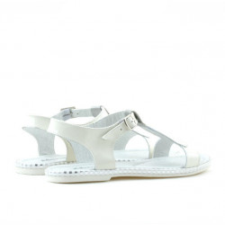 Sandalias infantiles 534 charol beige
