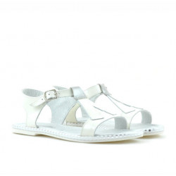 Sandalias infantiles 534 charol beige