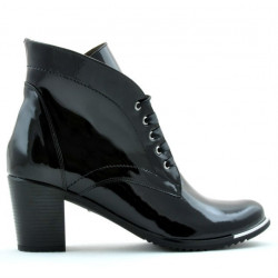 Botines de mujer 3299 charol negro