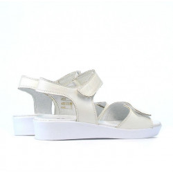Sandalias para niños 532 beige nacarado