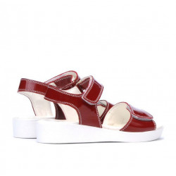 Sandalias para niños 532 charol burdeos