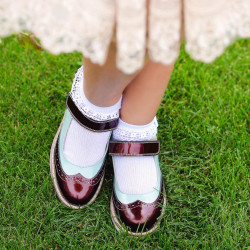 Zapatos para niños 153 charol borbo combinado 01 lifestyle