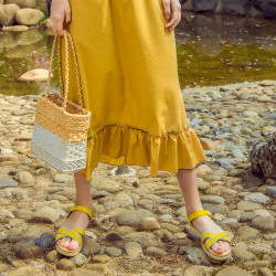 Sandalias de mujer 5061 amarillo+blanco lifestyle