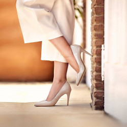 Zapatos elegantes para mujer 1246 charol beige nácar lifestyle