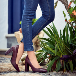 Zapatos elegantes de mujer 1261 pitón burdeos