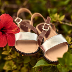 Sandalias mujer 5070 marrón+plateado