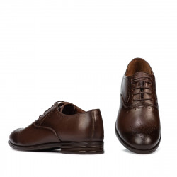 Zapatos elegantes adolescentes 380 a café