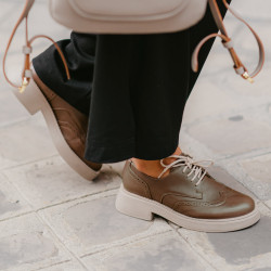 Zapatos casuales de mujer 6067 marrón lifestyle