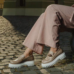 Zapatos casuales de mujer 6072 arena lifestyle