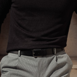 Cinturón de hombre 70b negro brillante lifestyle