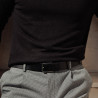 Cinturón de hombre 70b negro brillante lifestyle