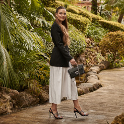 Sandalias de mujer 1317 negro terciopelo lifestyle