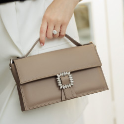 Bolso de mano de mujer 039g 01 taupe lifestyle