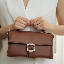 Bolso de mujer de mano 039g marrón coñac lifestyle