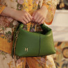 Bolso de mano para dama 037g verde aguacate lifestyle