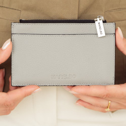 Tarjetero 209g 01 biz gris lifestyle