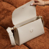 Bolso de mujer de hombro 040g panna lifestyle
