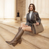 Bota con tacón mujer 1413 croco café lifestyle