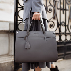 Bolso de mujer de hombro 047g 01 petróleo caviar lifestyle