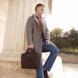 Bolso para laptop 306g 01 espresso lifestyle