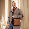 Bolso de hombre de hombro 304g 01 marrón coñac lifestyle