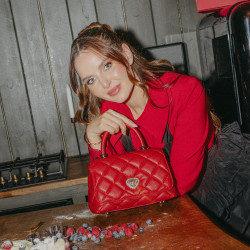 Bolso de mujer de hombro 049g 01 rojo safiano lifestyle