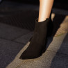 Botines con tacón de mujer 1411 negro terciopelo lifestyle
