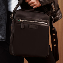 Bolso de hombre de hombro 304g 01 tejido negro+napa negro lifestyle