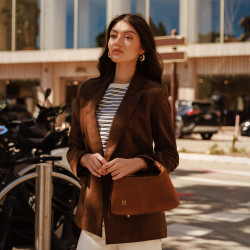 Bolso de mano para dama 037-1g ante marrón lifestyle