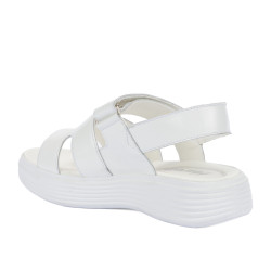 Sandalias para niños 2500 charol blanco
