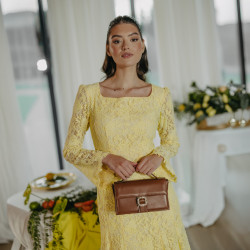 Bolso de mujer de mano 039g marrón coñac lifestyle