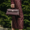 Bolso de mujer de hombro 041g burdeos lifestyle