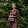 Bolso de mujer de hombro 041g burdeos lifestyle