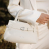 Bolso de mano para dama 056g 01 panna lifestyle