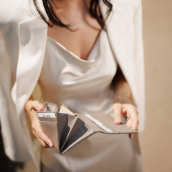 Billetera de mujer 207g taupe lifestyle