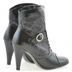 Botas de mujer 1102 crepé charol negro
